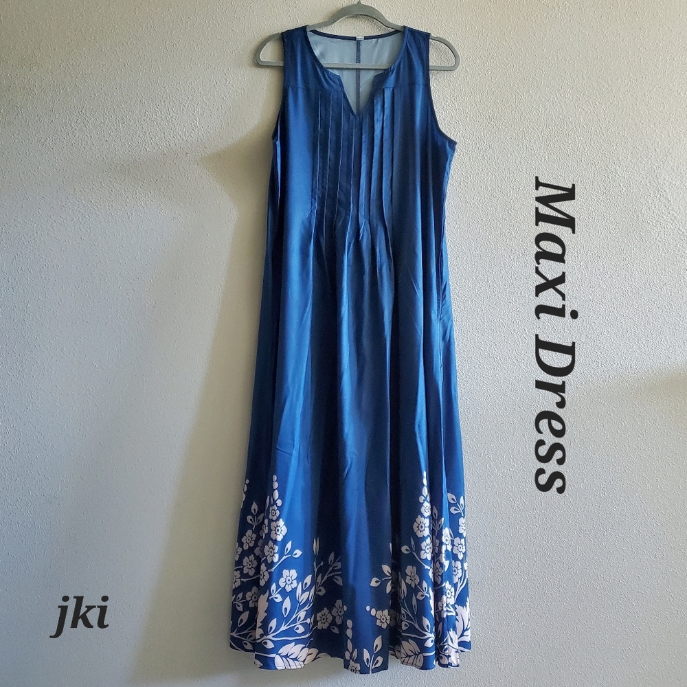 Women's Maxi Dress Blue Floral NWOT